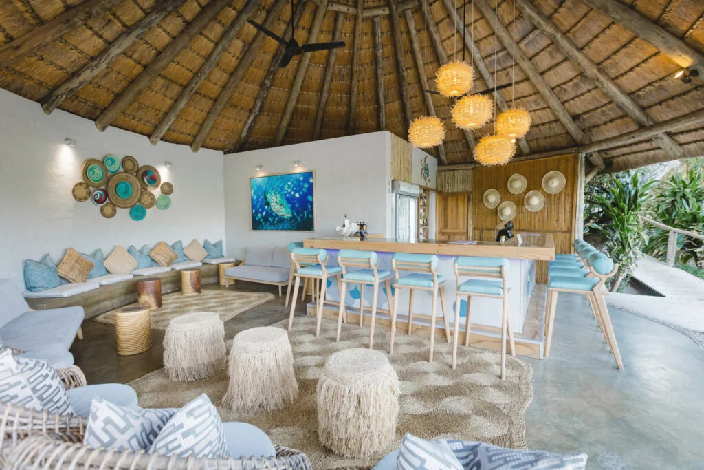 Bar and guest area at Thonga Beach Lodge